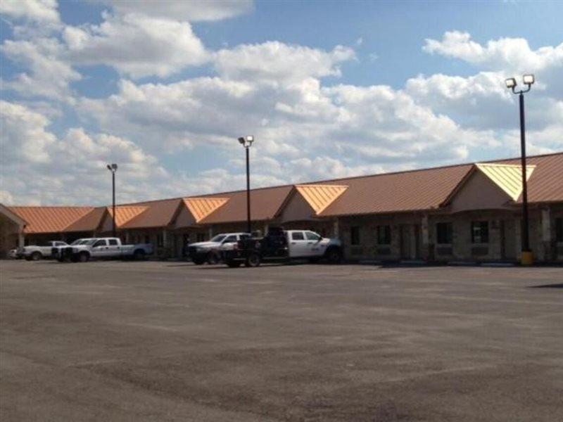 Studio Inn & Suites Kitchenettes Jourdanton Exterior foto