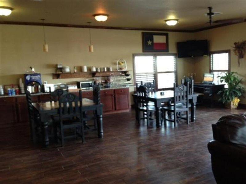 Studio Inn & Suites Kitchenettes Jourdanton Exterior foto