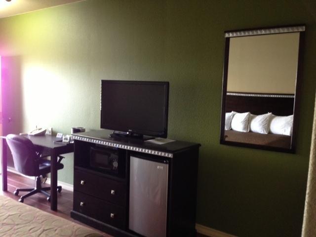 Studio Inn & Suites Kitchenettes Jourdanton Quarto foto
