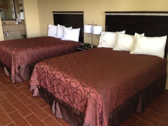 Studio Inn & Suites Kitchenettes Jourdanton Quarto foto