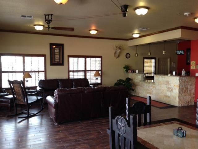Studio Inn & Suites Kitchenettes Jourdanton Exterior foto
